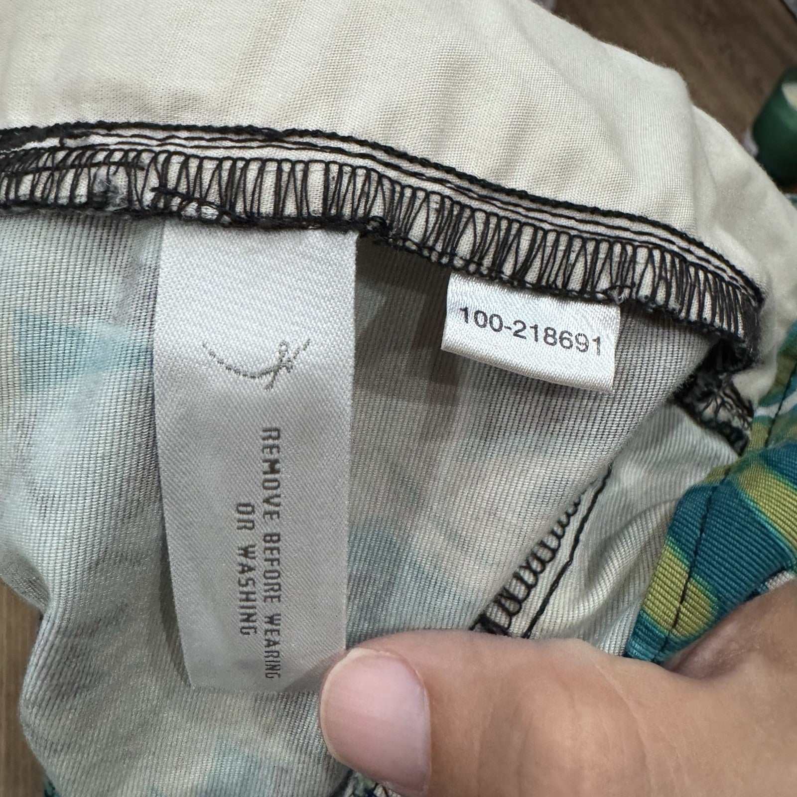 Ann Taylor Floral Print Shorts Size 4 Teal Green Black White Bold Summer