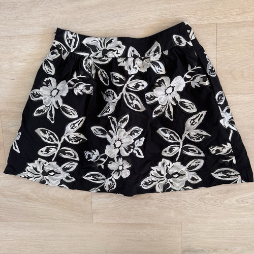 Banana Republic Black White Floral Jacquard A Line Skirt Sz 4 Women’s