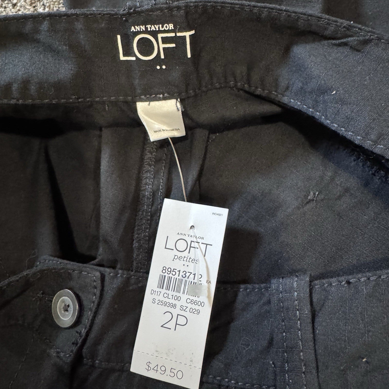 Ann Taylor LOFT Petites Black Cargo Capri Pants Size 2P NWT Utility Pockets Zip 