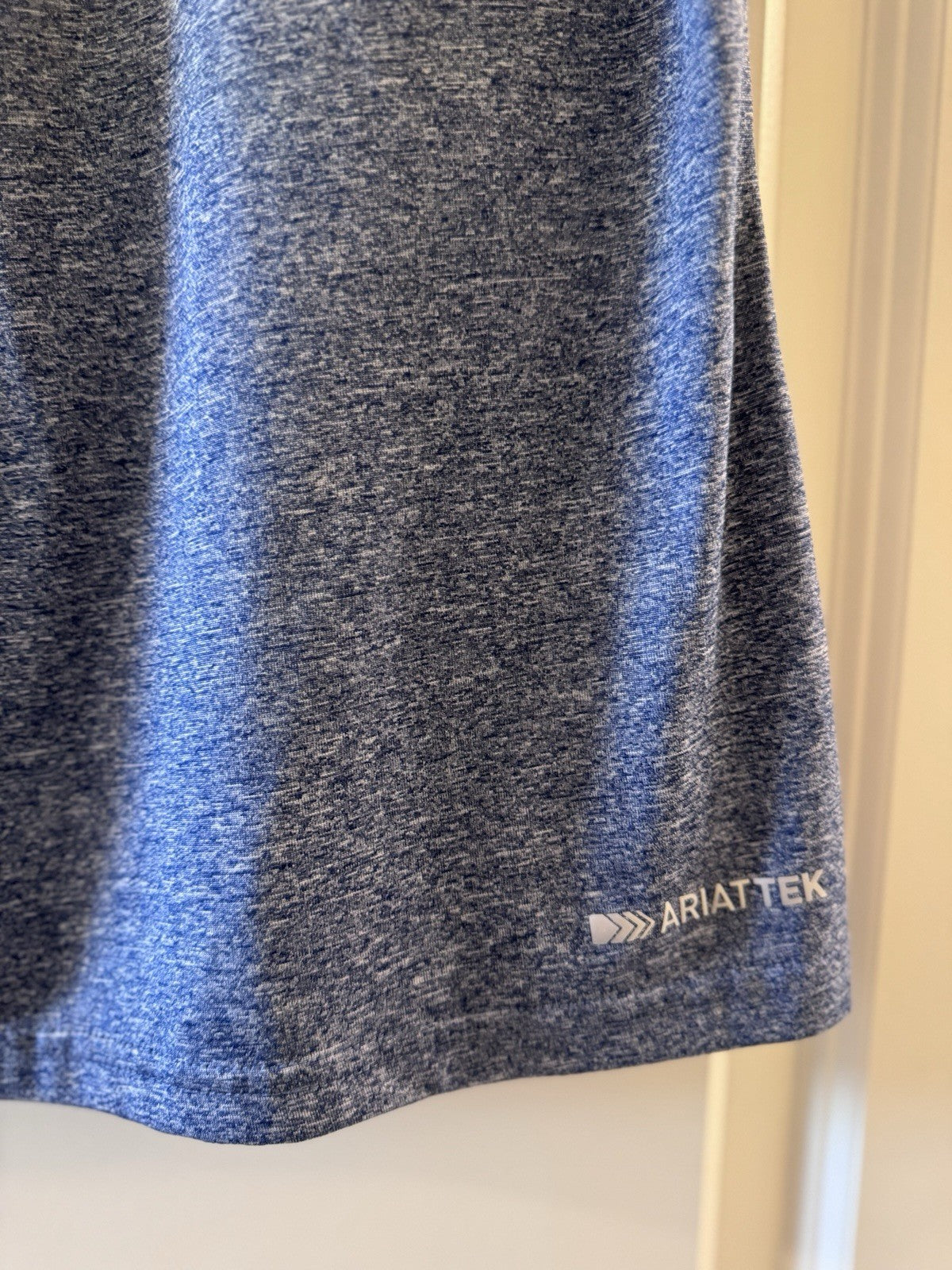AriatTEK Women’s Blue Heathered Tech Tee Size M Back Keyhole Workout Shirt
