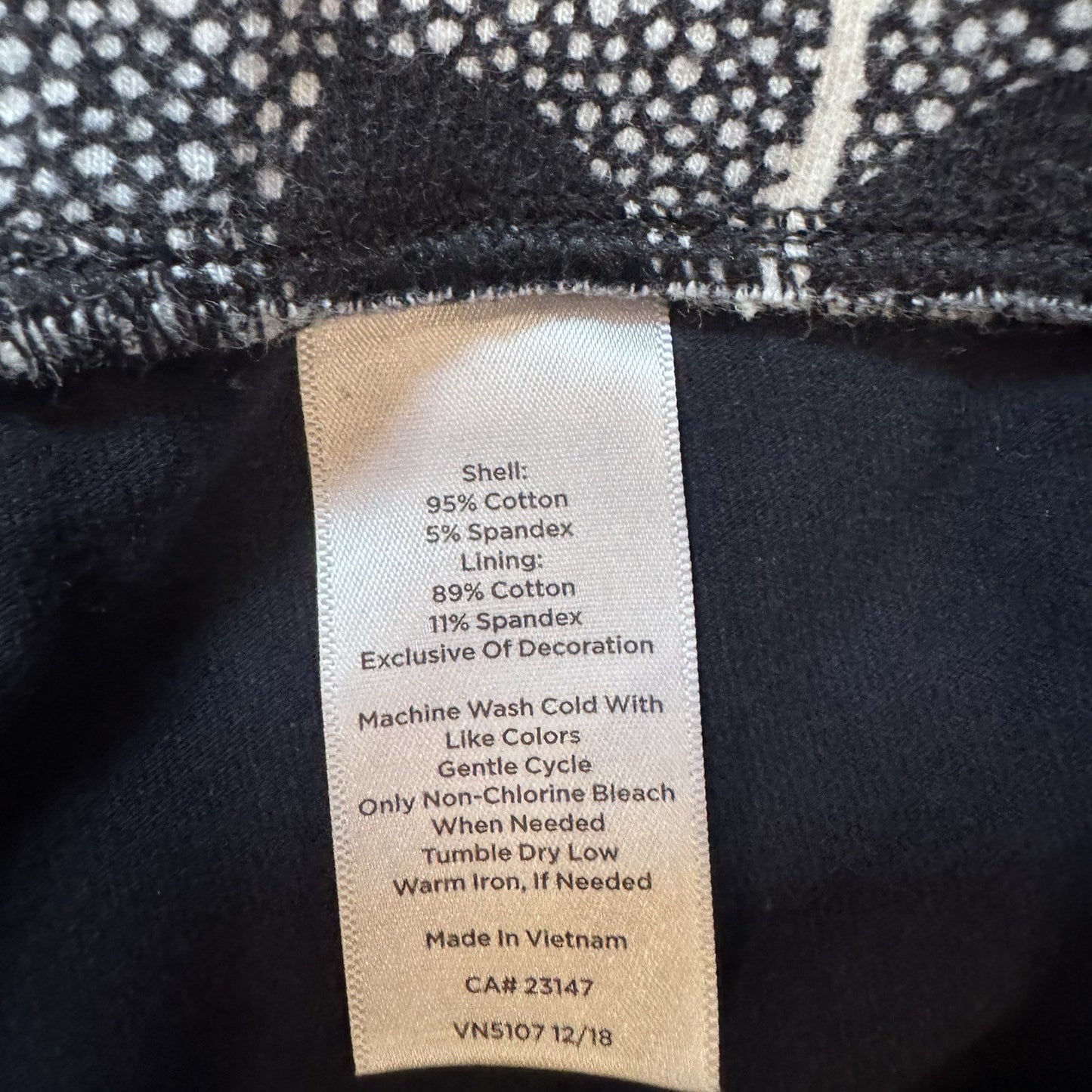 T by Talbots Floral Skort Black White Women’s Size M Built-In Shorts