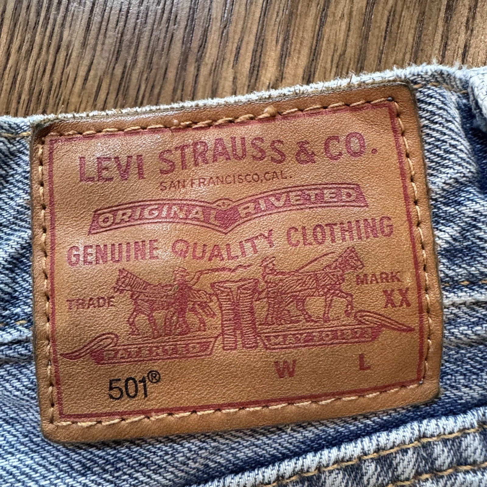 Levi’s Premium 501 Cut-Off Shorts Women’s Size 27 Distressed Denim Jean Shorts