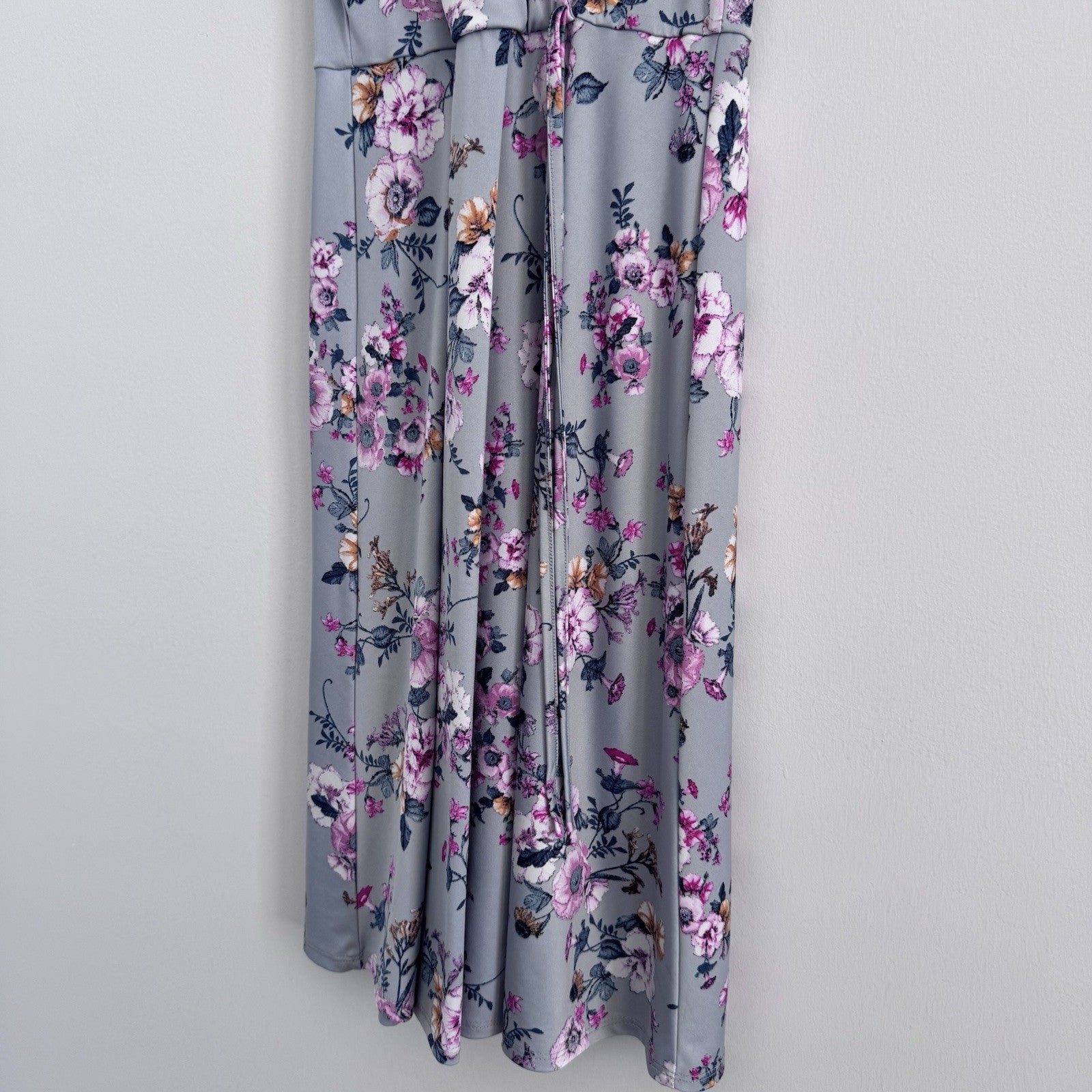 Paper Doll Women’s Floral Wrap Dress Gray Pink Flutter Sleeve Size M
