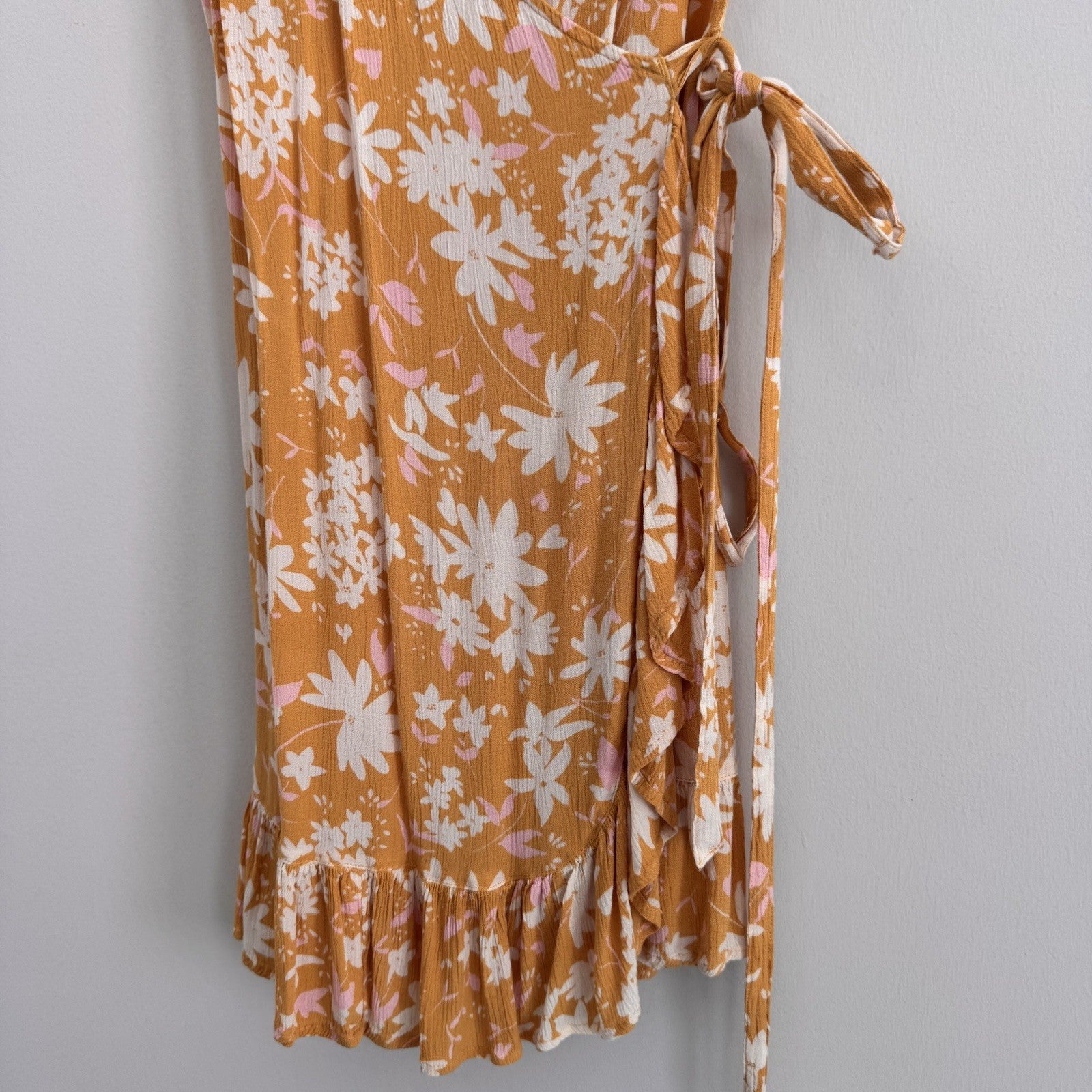 BILLABONG Wrap & Roll Mini Dress Sz S Yellow Floral VNeck Flutter Sleeve Women’s