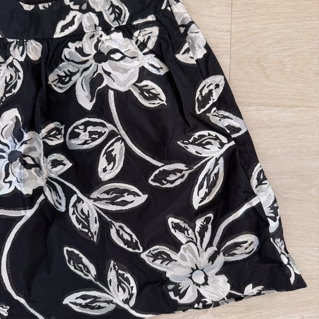 Banana Republic Black White Floral Jacquard A Line Skirt Sz 4 Women’s
