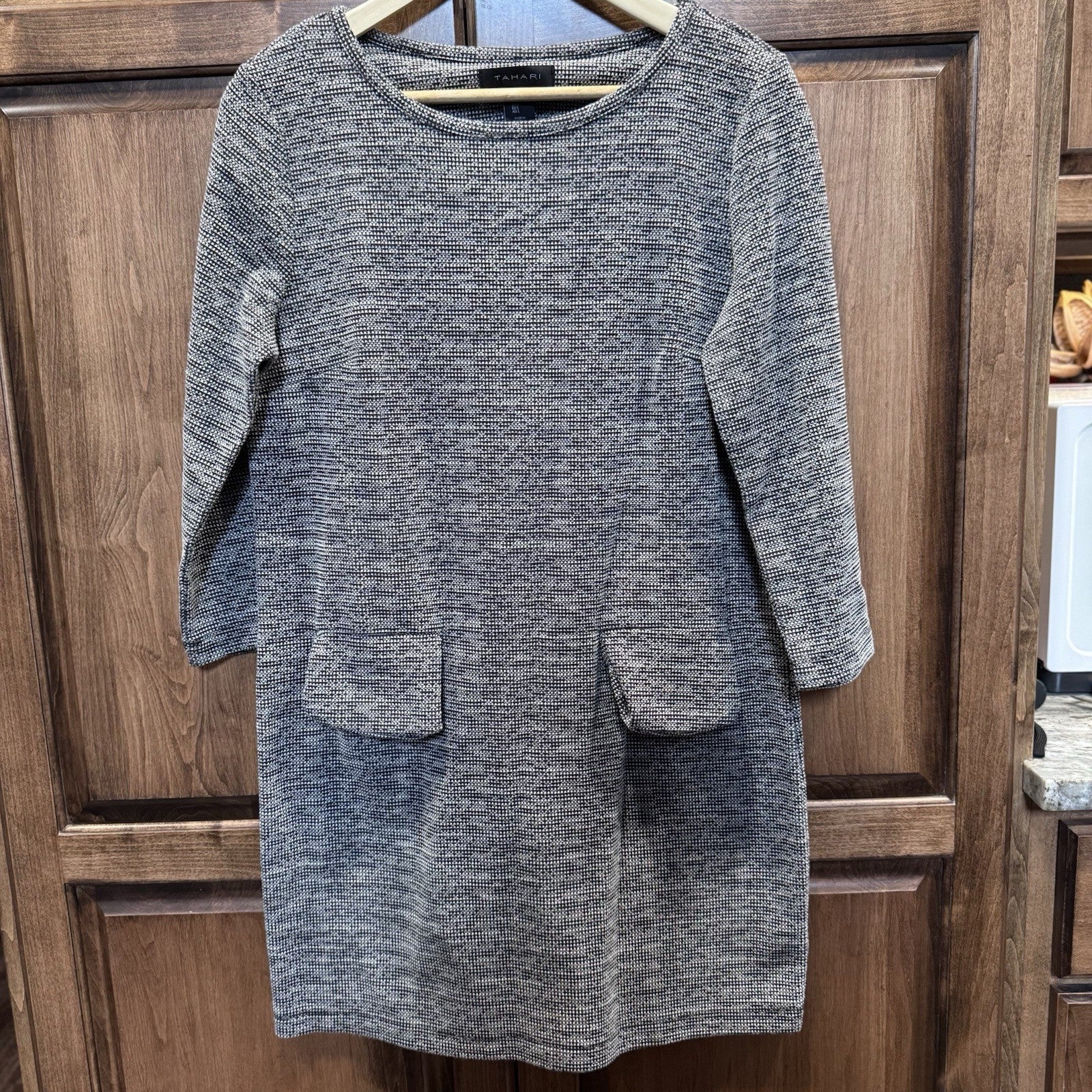 Tahari Women’s Knit Shift Dress Gray Black Textured Long Sleeve Pocket Size L