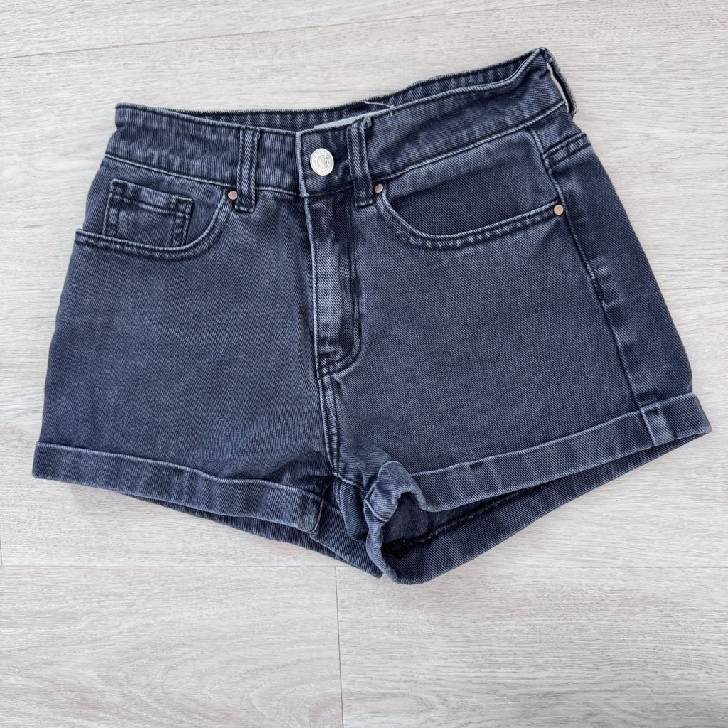 PacSun Women’s Mom Shorts 22 Black High Rise Denim Cuffed