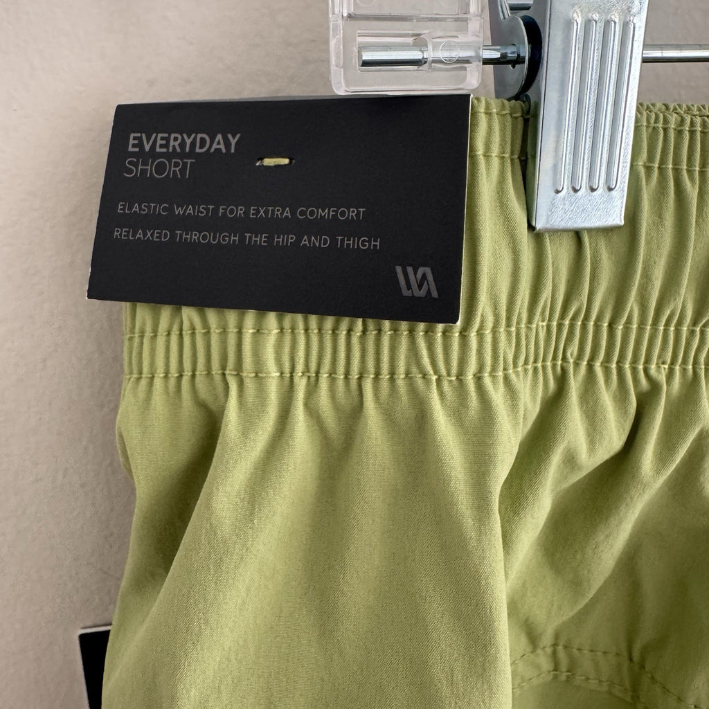 VRST Men's XL 5" Everyday Short Green Seedling NWT Relaxed Fit Athletic