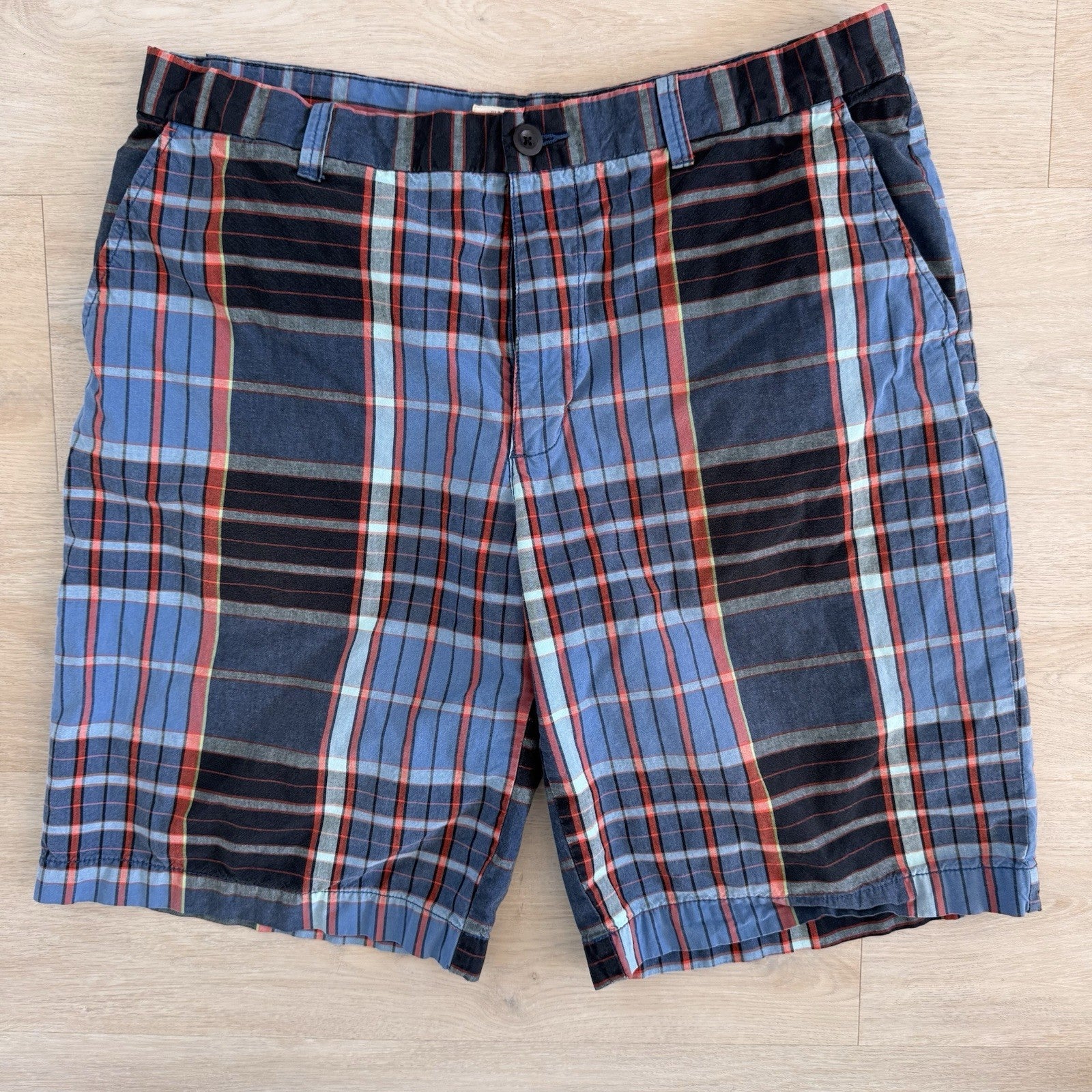 Old Navy Surplus Plaid Shorts Mens 36 Blue Red Cotton Flat Front