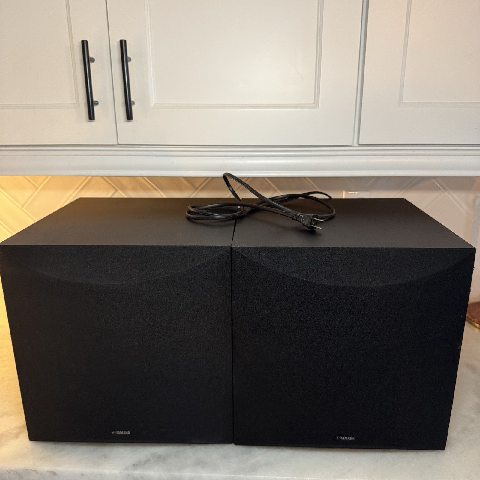Yamaha Powered  Pair Black Bookshelf Speakers Subwoofer Tested NS-SW100