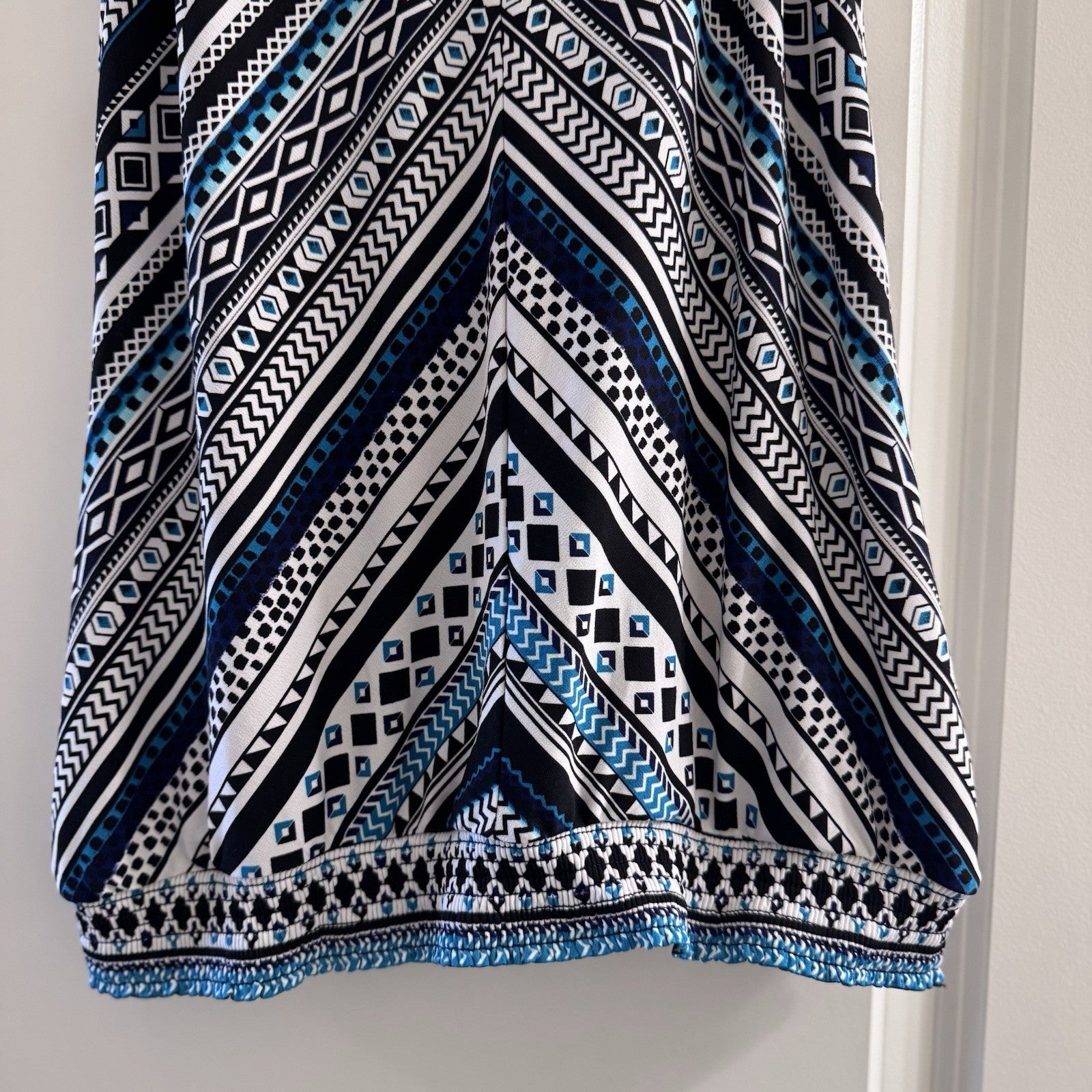 White House Black Market Geometric Chevron Tank Top Small 