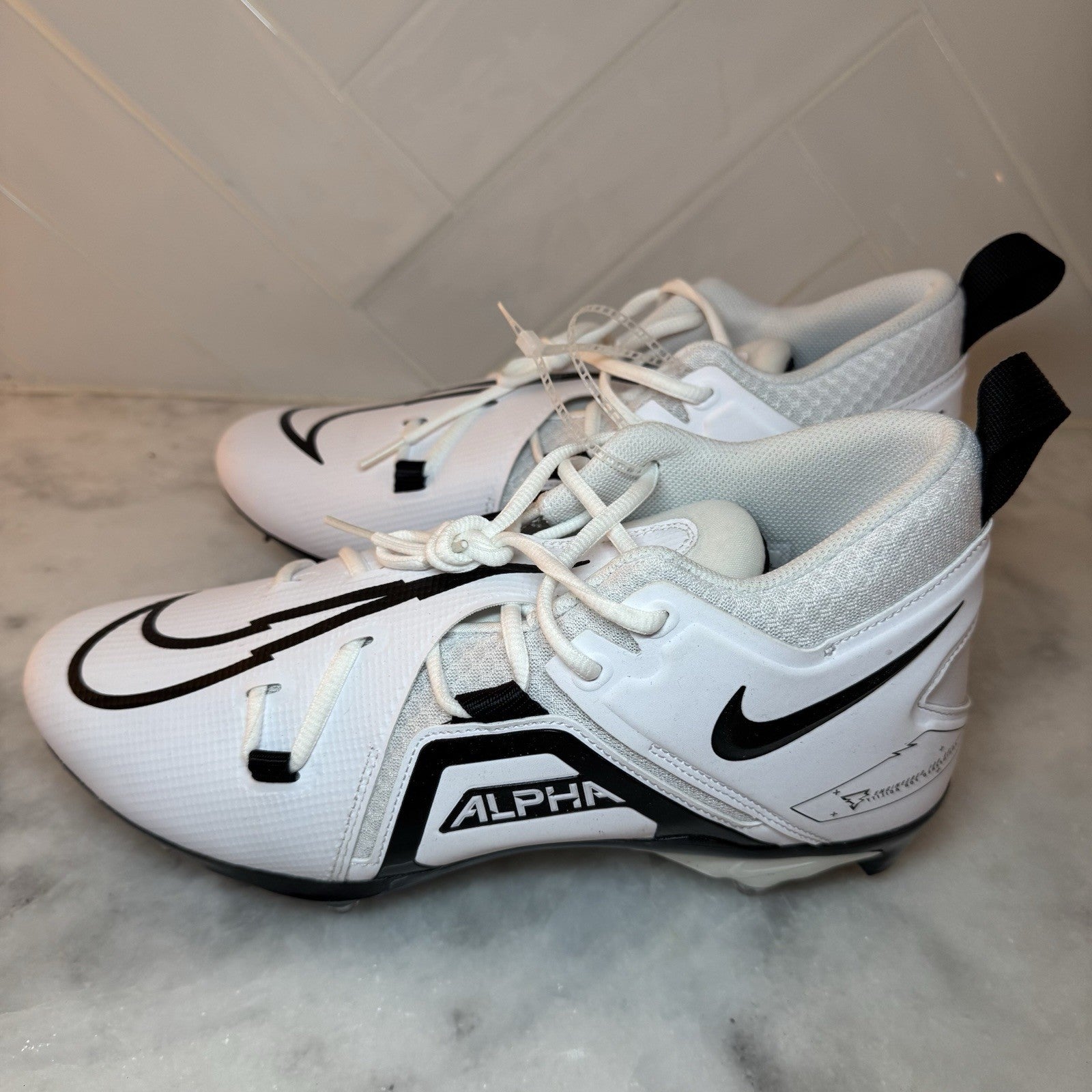 Nike Alpha Menace Pro 3 Football Cleats White Black Men’s Size 11.5 Cleats NEW