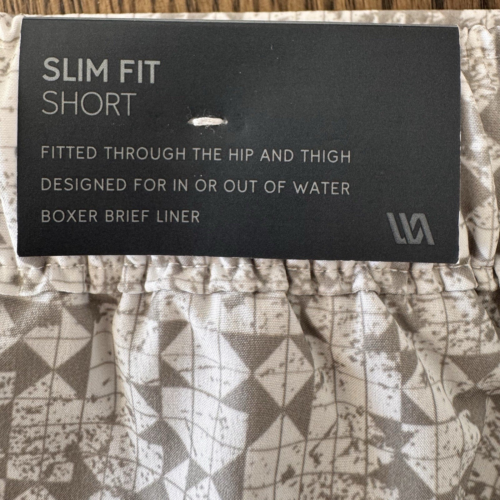 VRST Men's 5'' Resort Short, Slim Fit, White/Silver Stamped Geo Print, Small
