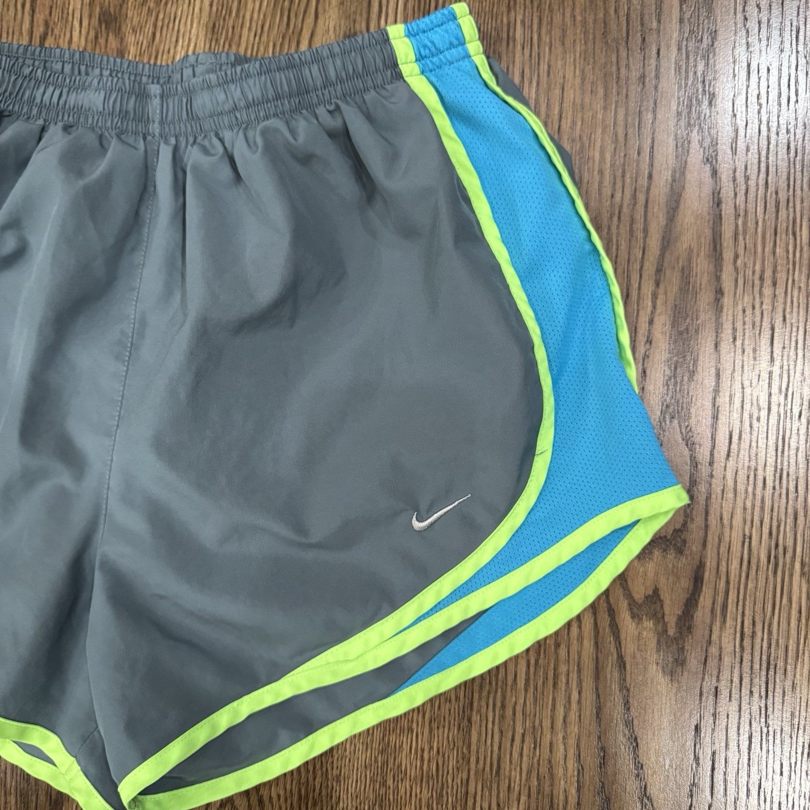 Nike Dri-Fit Tempo Running Shorts Women’s Small Gray Blue Neon Trim Mesh