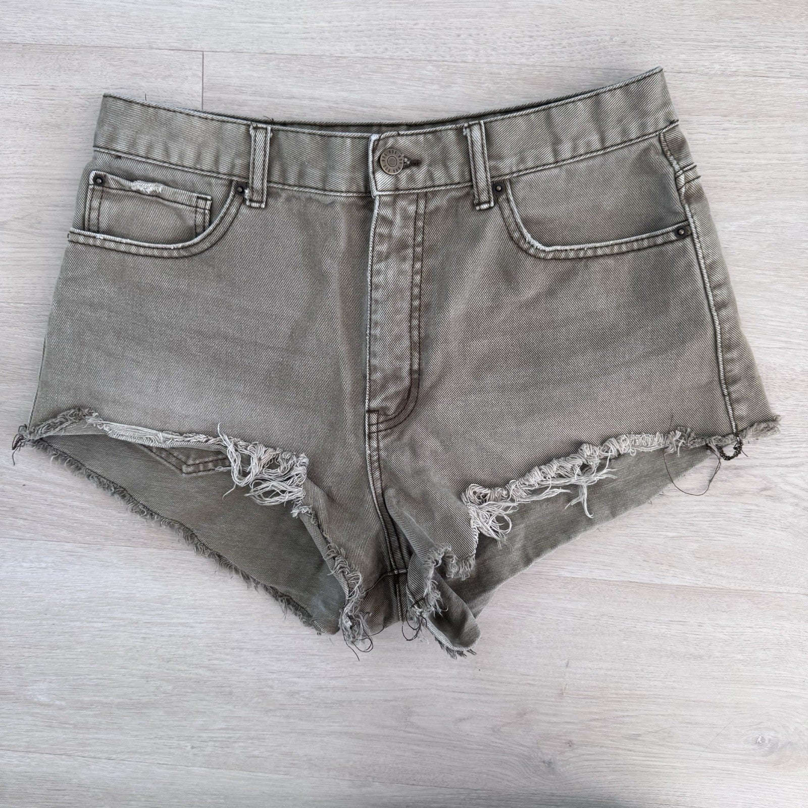 BDG Urban Outfitters Cheeky Shorts Olive Green Raw Hem Cut Off Booty Size 31