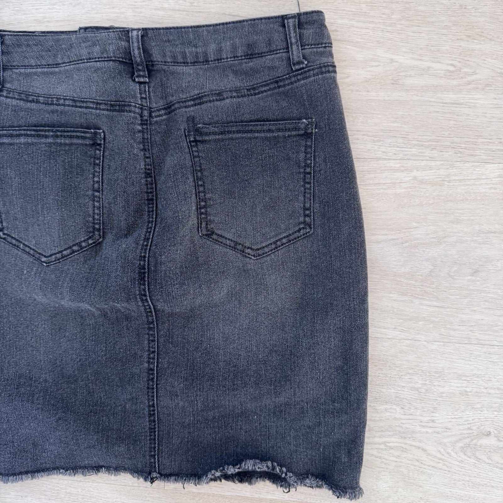 Faded Glory Black Denim Mini Skirt Frayed Hem Y2K Size 10