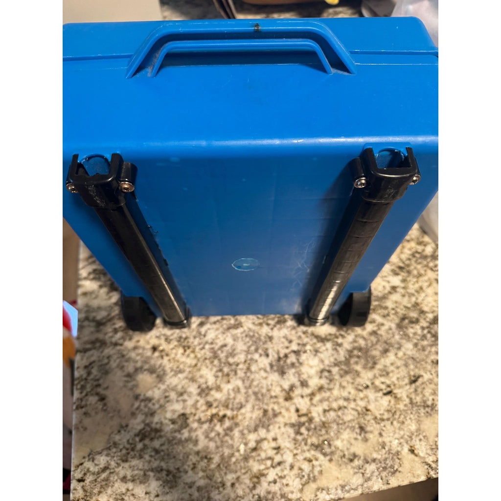 Vintage Hot Wheels 3-D Tara Deluxe Rolling Take Along Case Holds 100 Cars