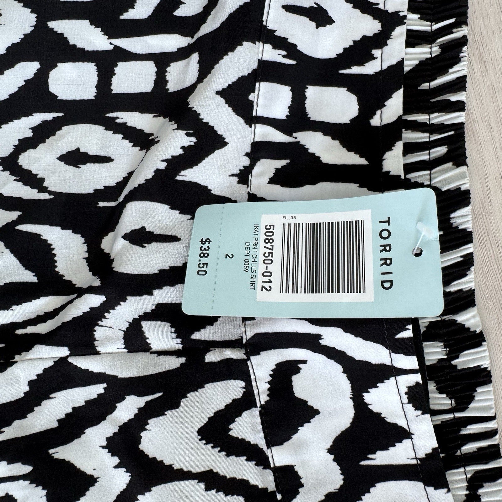 Torrid Black White Ikat Shorts Size 2 Plus Elastic Waist NWT