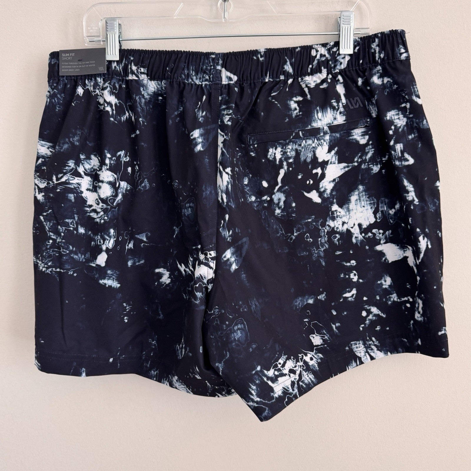 VRST Men's 5" Resort Short Indigo Craft Print Large NWT Slim Fit Lined Hybrid
