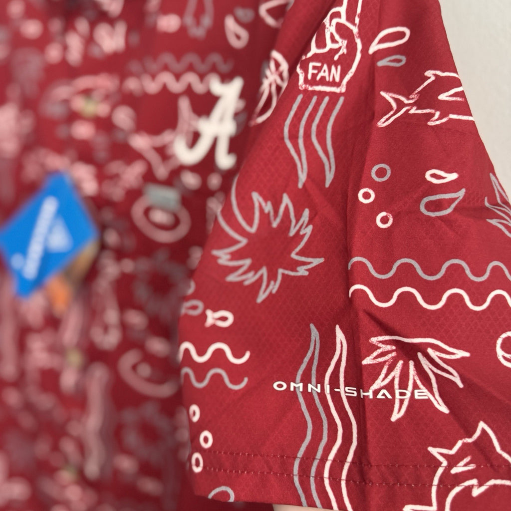 Columbia PFG Alabama Crimson Tide Tamiami Shirt Mens Small Crimson Allover Print