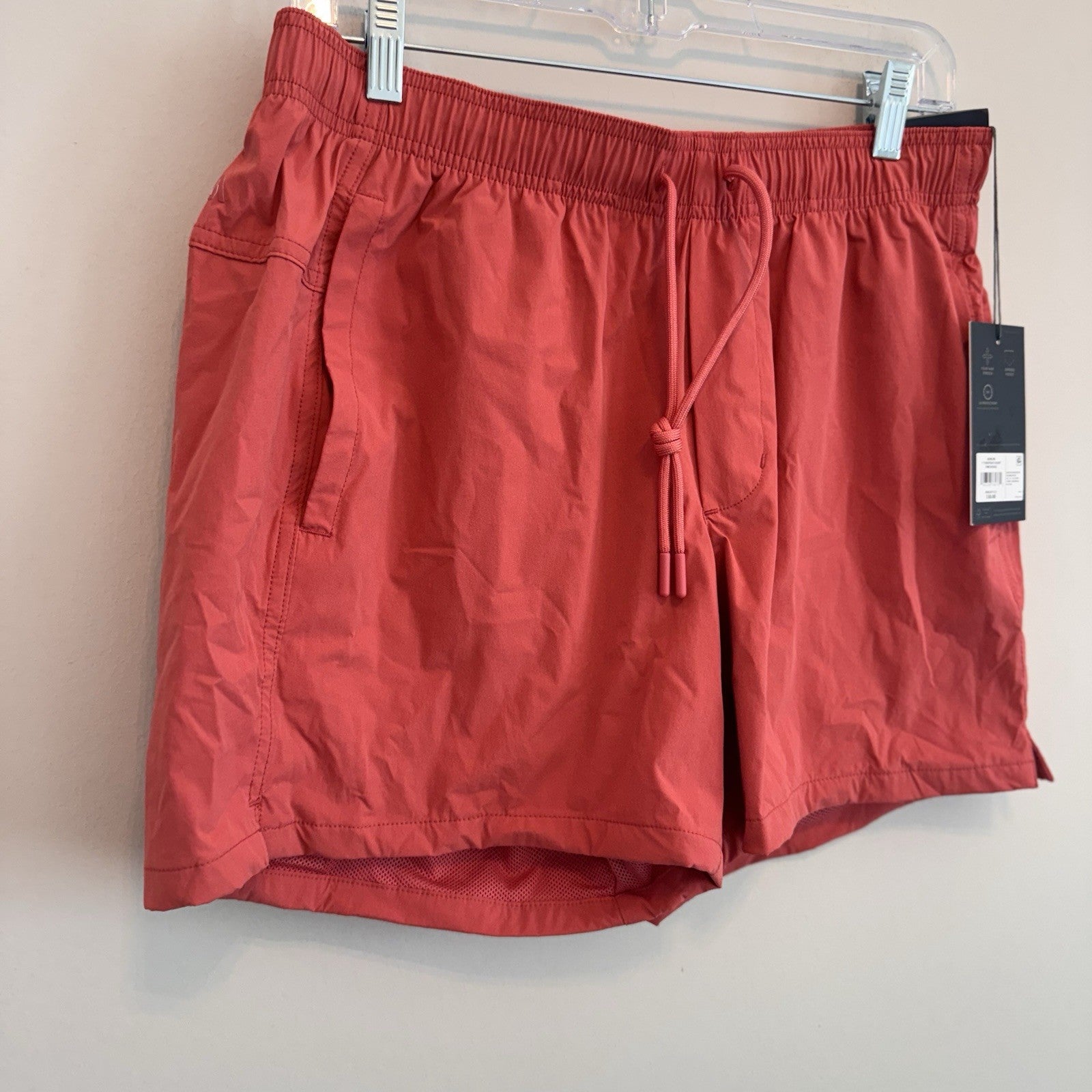 VRST Men's 5" Everyday Short Size M Medium Pink Rouge NWT Athletic Gym 5in