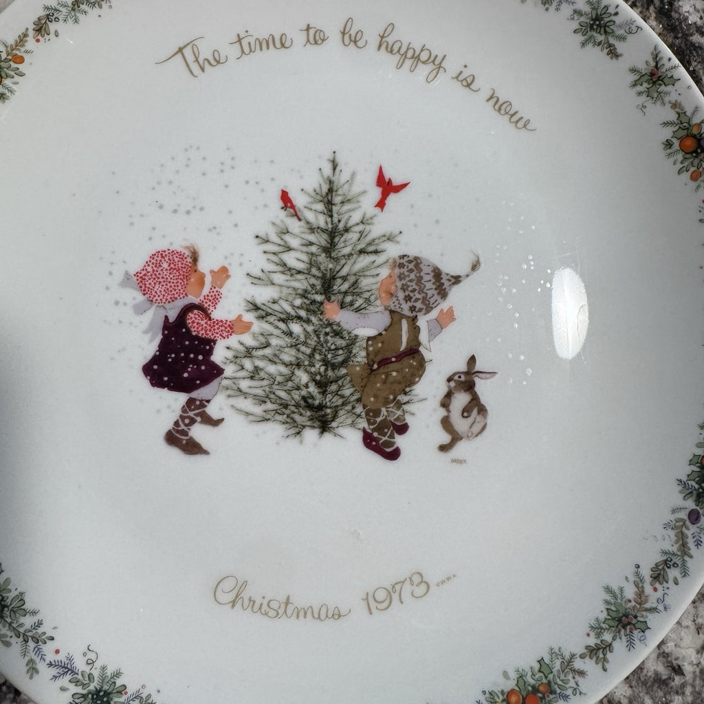 Holly Hobbie 1973 Christmas Plate Vtg Made in Japan Commemorative Edition