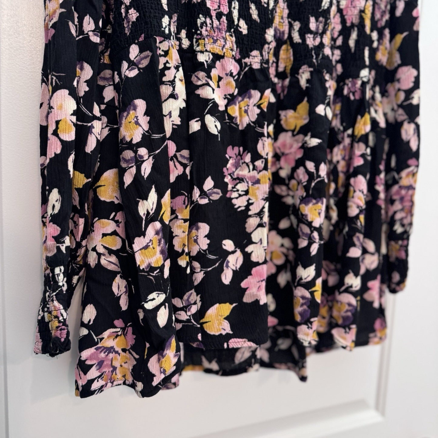 Torrid Women’s Floral Smocked Blouse Top Black Pink Long Sleeve Size 2