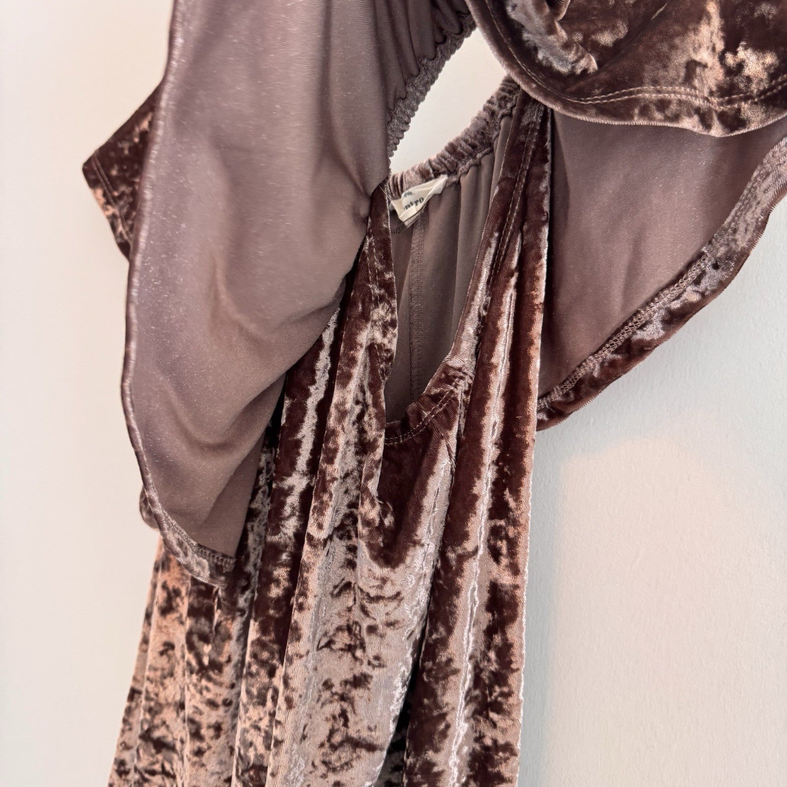 Entro Crushed Velvet Top Womens M Mauve Pink Ruffle Flutter Sleeve Mini