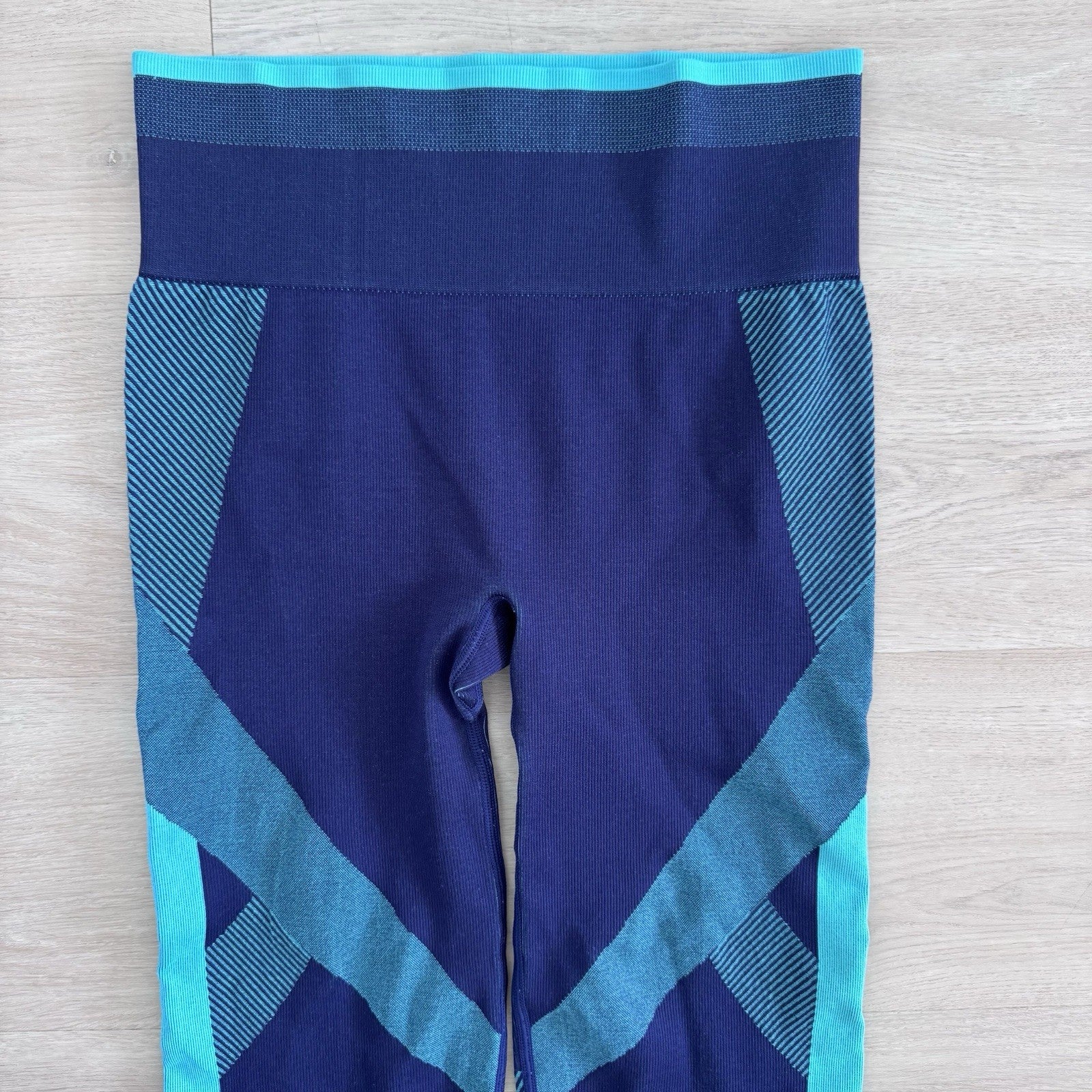 PINK Victoria’s Secret Blue Colorblock Leggings Small Y2K Seamless