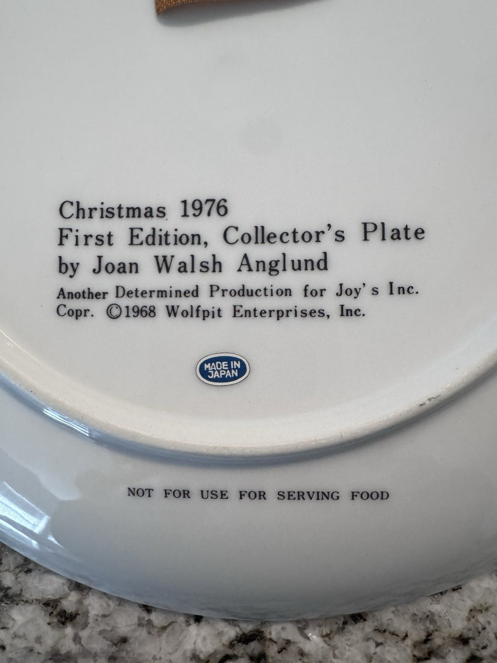 Joan Walsh Anglund Christmas Bicentennial Plate Carolers 1976 9.5” Collectors