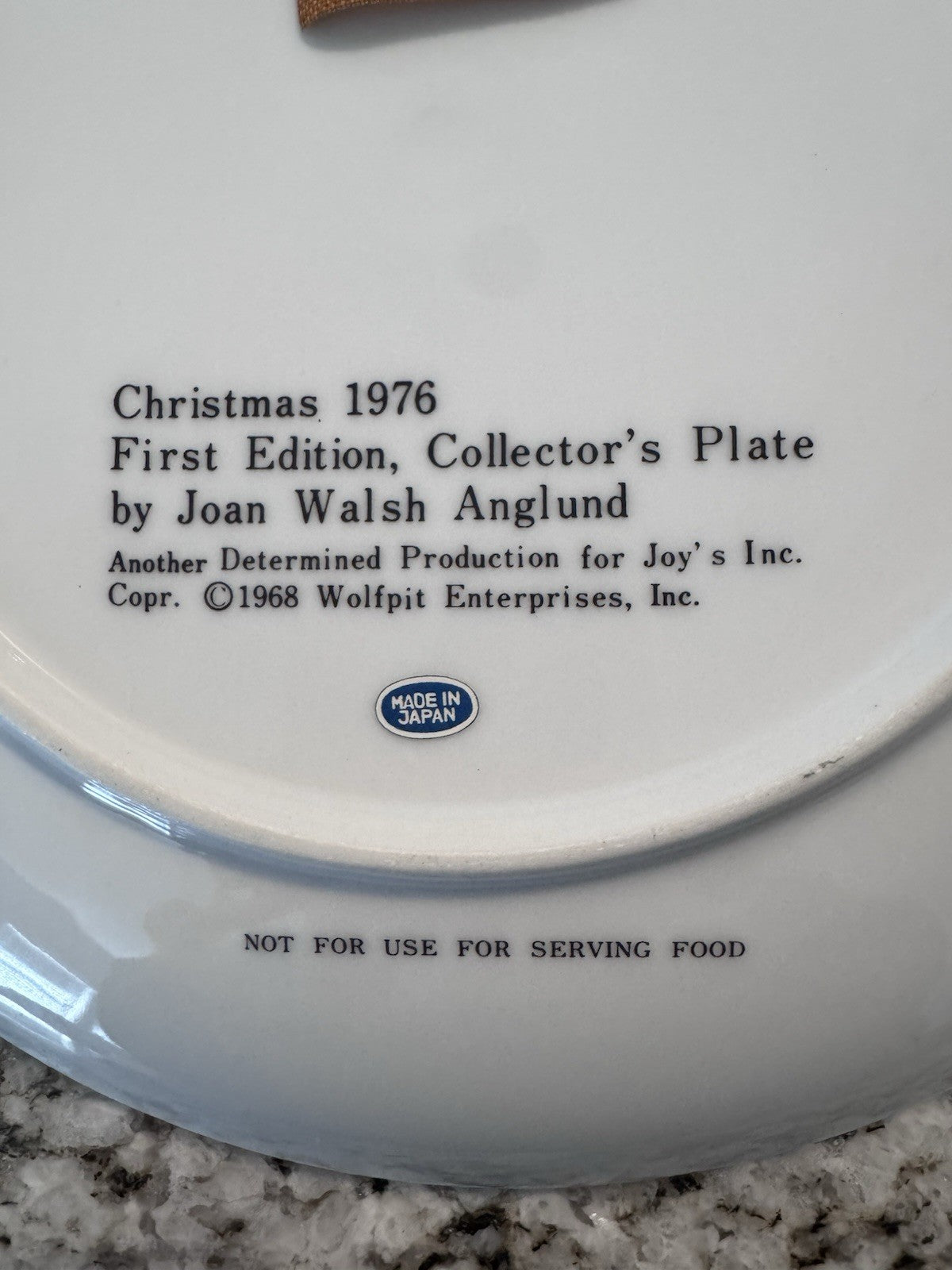 Joan Walsh Anglund Christmas Bicentennial Plate Carolers 1976 9.5” Collectors