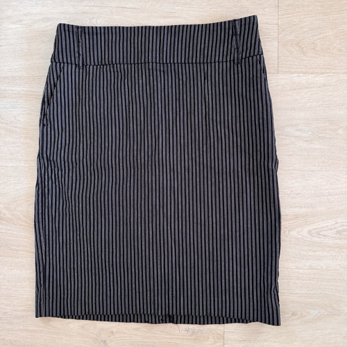 Apostrophe Stretch Pinstripe Pencil Skirt Size 10 Black White Women’s