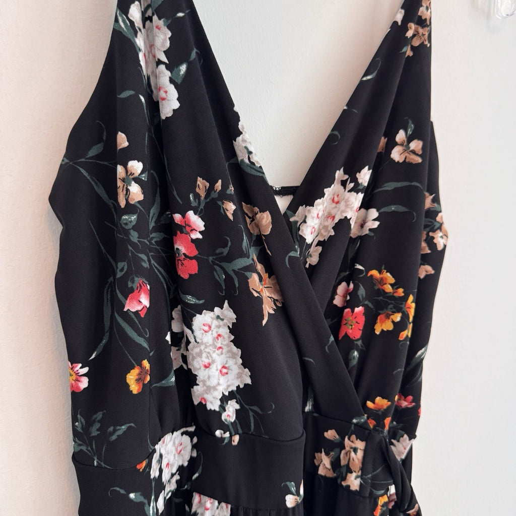 Kaileigh Black Floral Wide Leg Jumpsuit Medium Sleeveless V-Neck Pockets Women’s