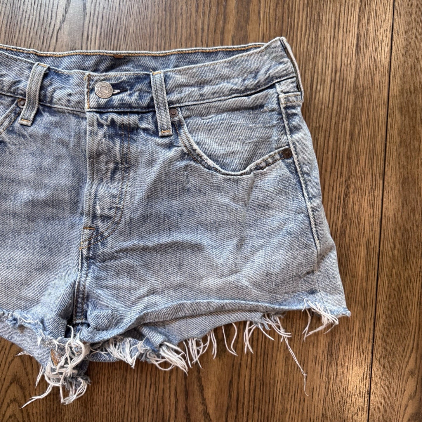 Levi’s Premium 501 Cut-Off Shorts Women’s Size 27 Distressed Denim Jean Shorts