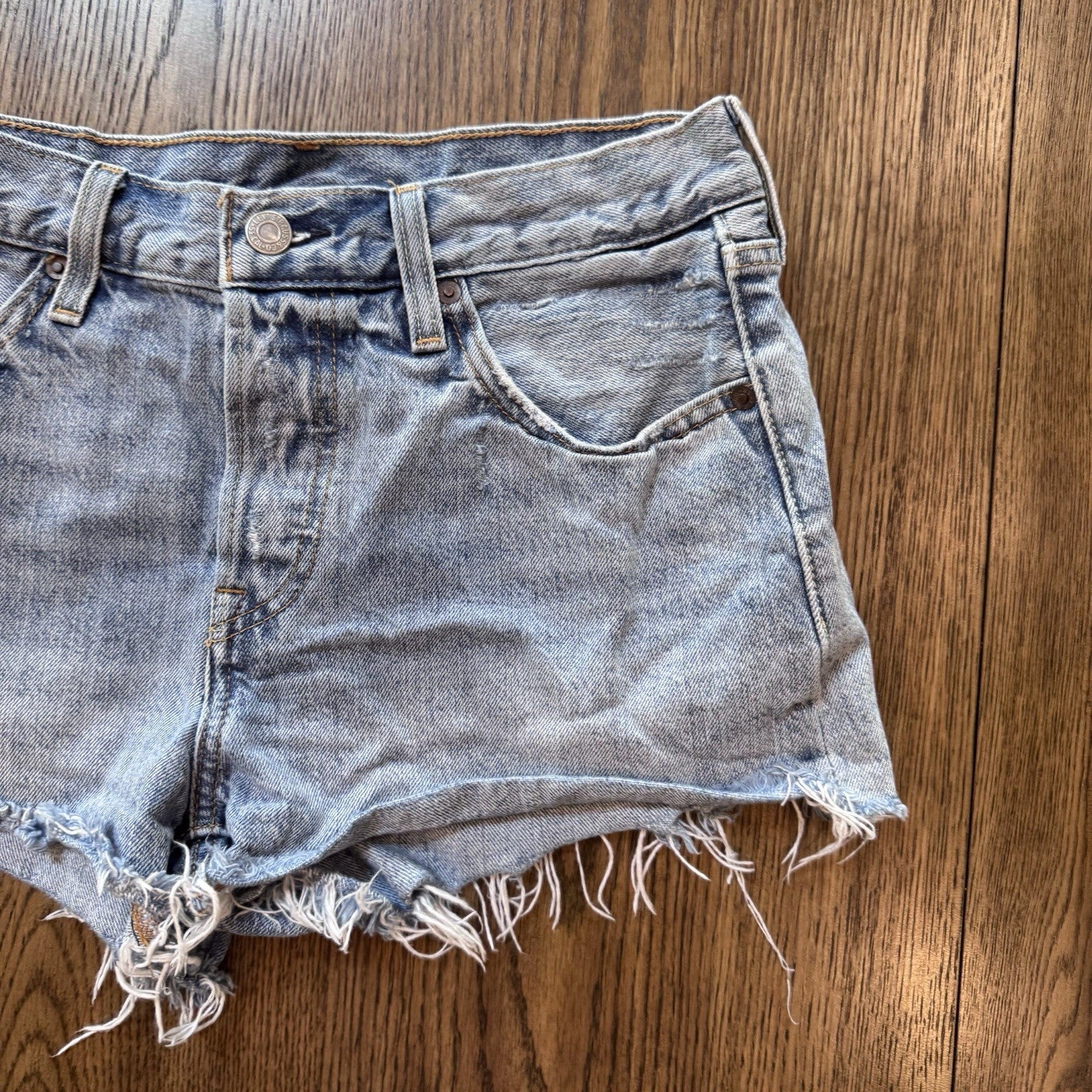 Levi’s Premium 501 Cut-Off Shorts Women’s Size 27 Distressed Denim Jean Shorts