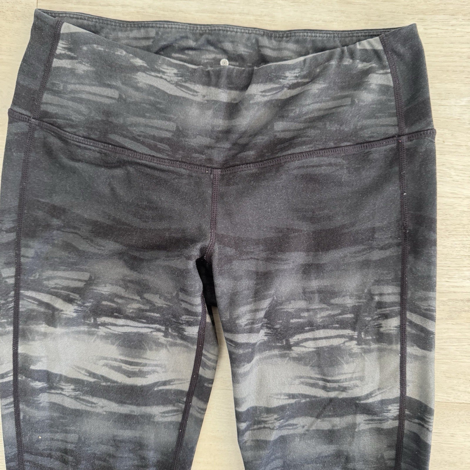 Athleta High Rise Leggings Women’s Small Black Gray Abstract Print
