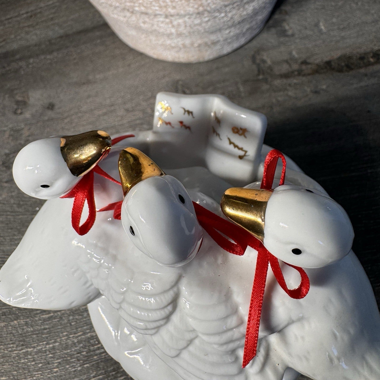 Vintage Caroling Geese Music Box Plays 12 Days Of Christmas Holiday Decor White