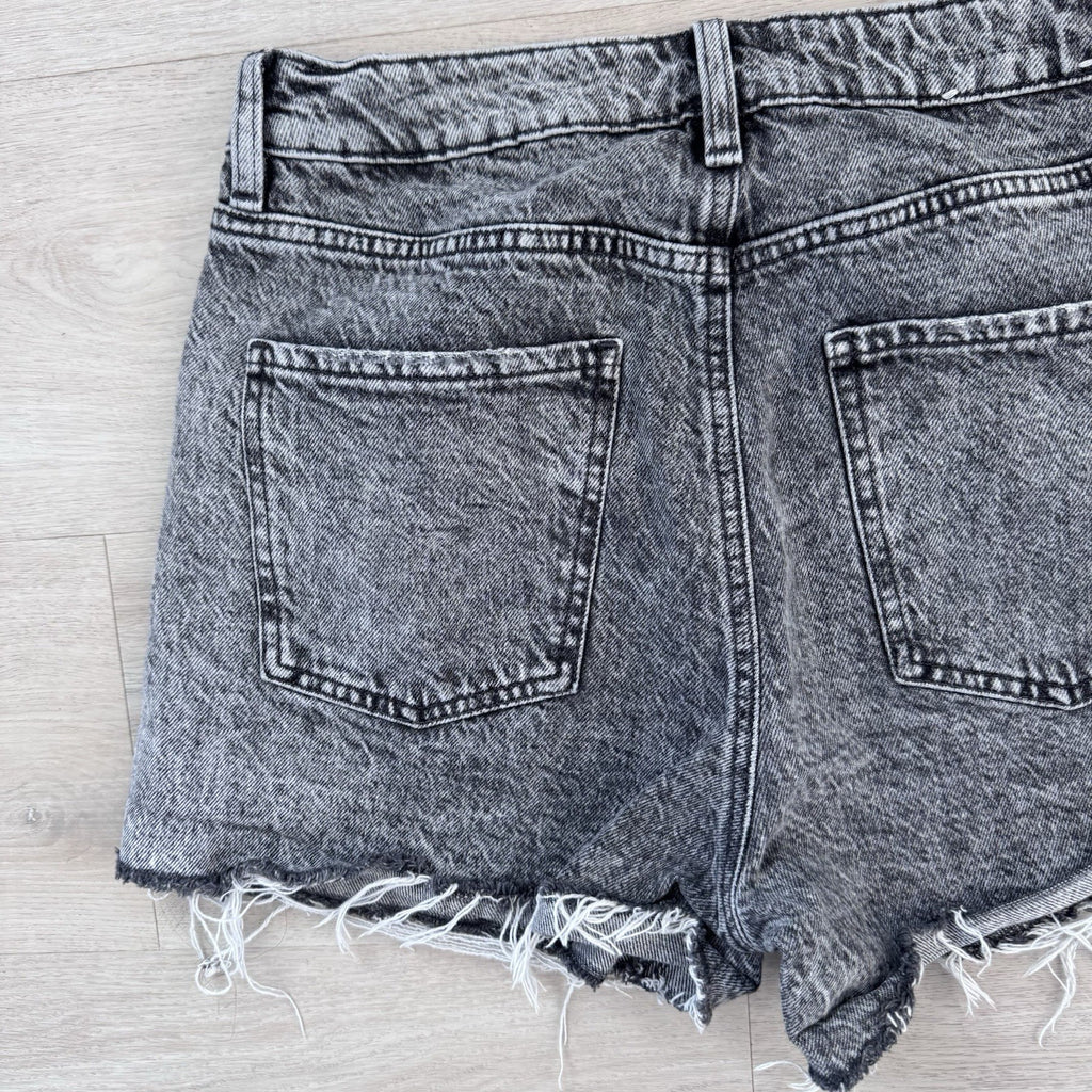 Garage Women’s Denim Y2K Mom Shorts 28 Black Acid Wash Frayed