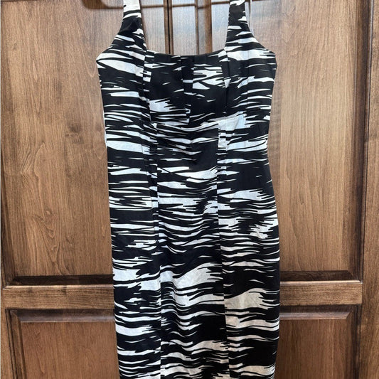 Calvin Klein Black & White Sheath Dress | Size 6 | Sleeveless Fitted Midi