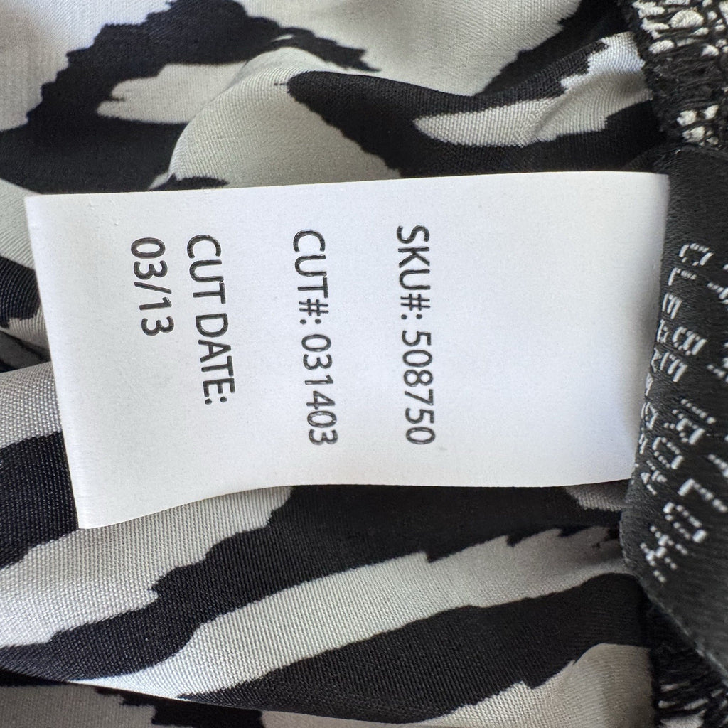 Torrid Black White Ikat Shorts Size 2 Plus Elastic Waist NWT