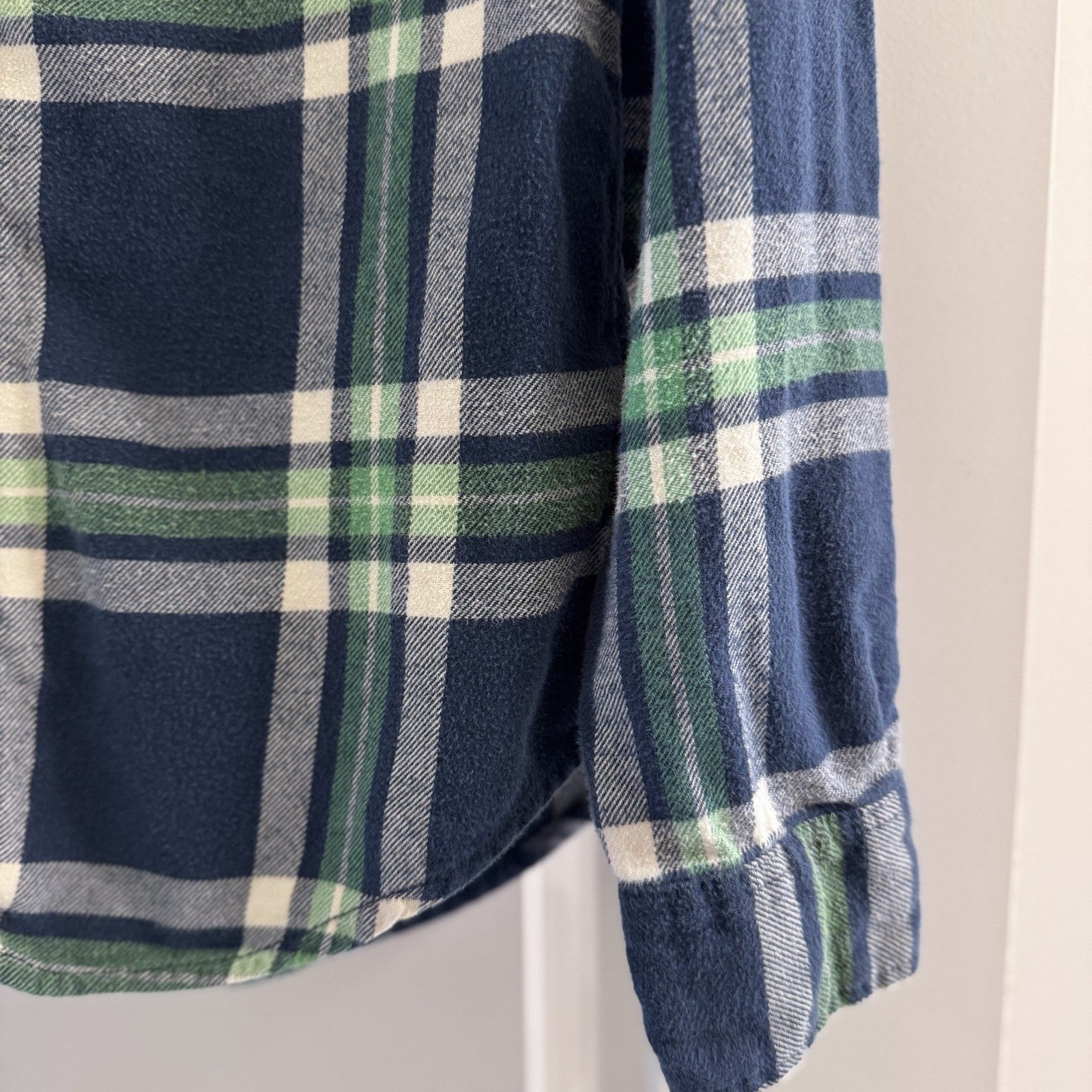 American Eagle Outfitters Flannel Shirt Small Blue Green Plaid Long Sleeve