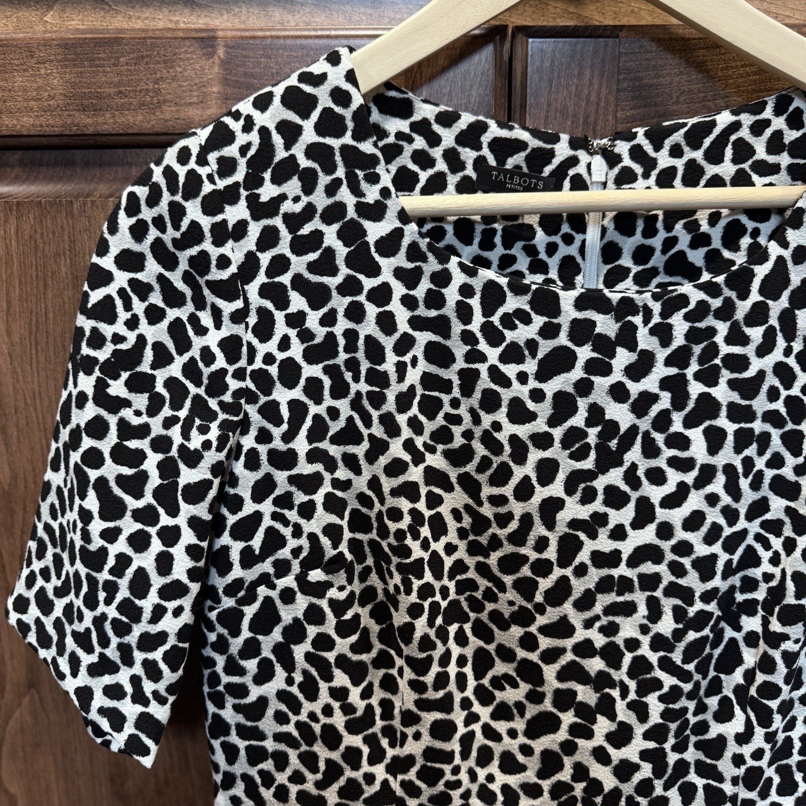 Talbots Petites 10P Animal Print Sheath Dress Black White Short Sleeve Lined
