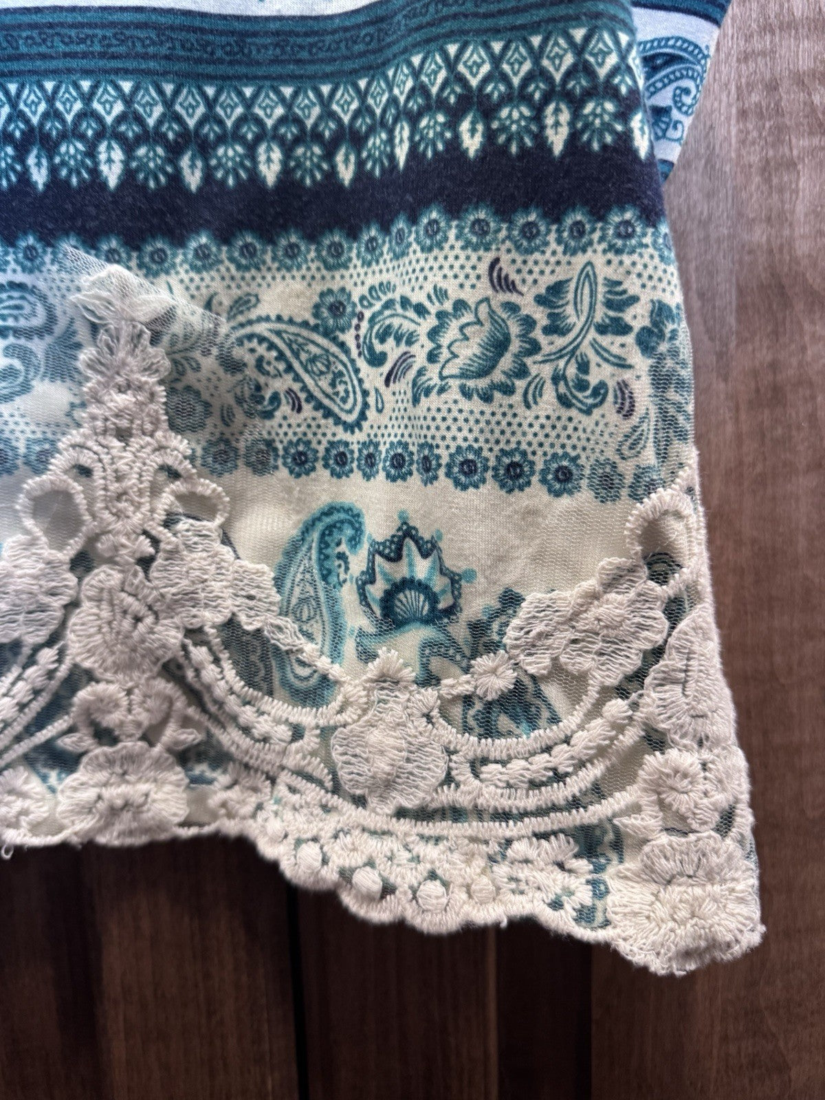Charlotte Russe Boho Paisley Tank Top M Blue Lace Trim Crop Made in USA