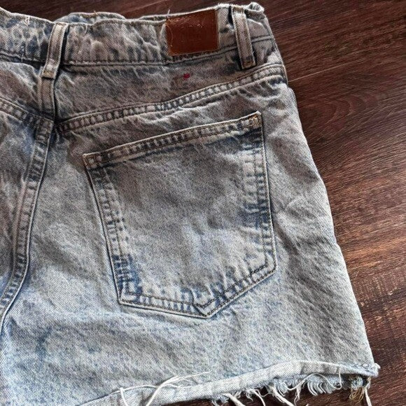 Urban Outfitters BDG Light wash distressed denim shorts size 28 #distresseddenim