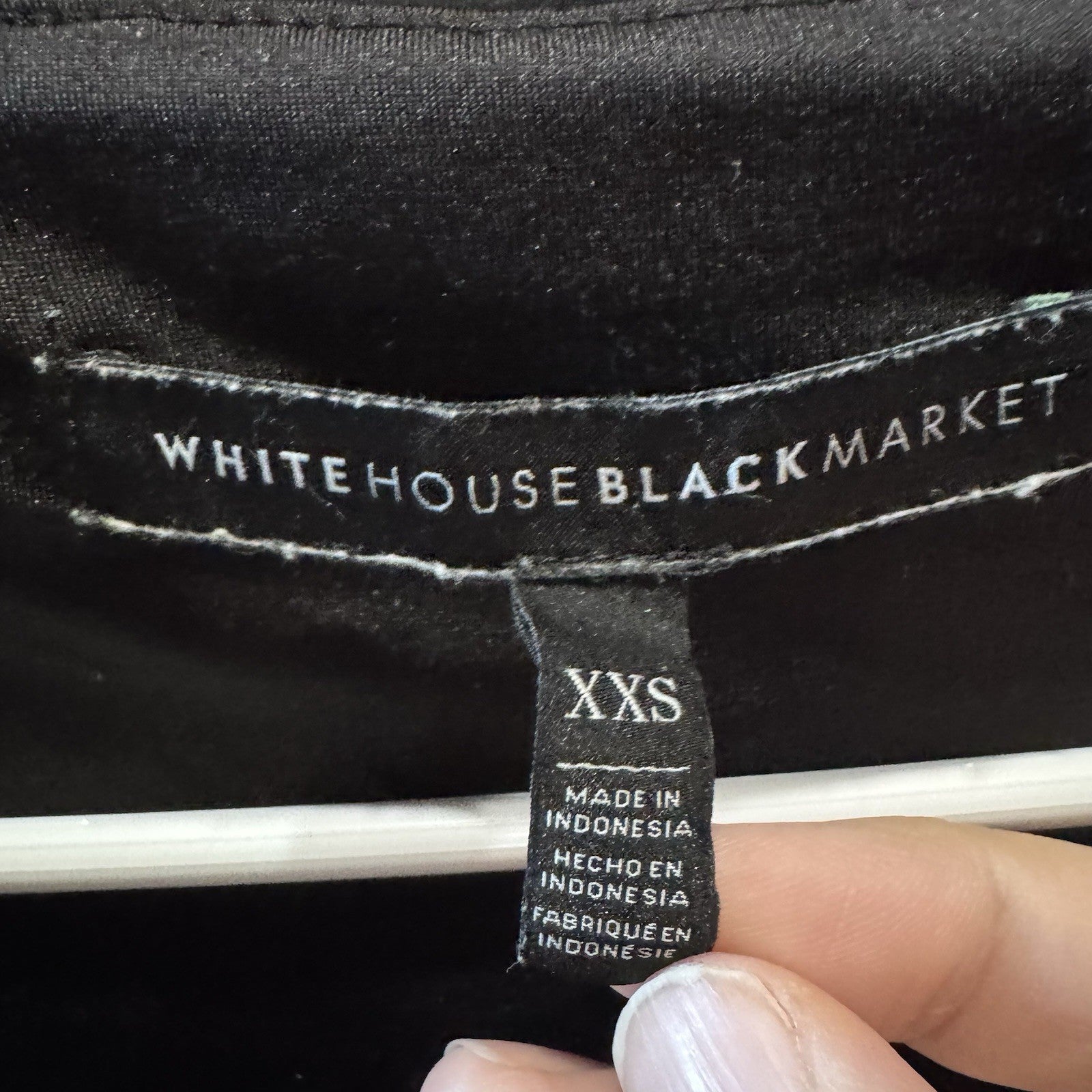 White House Black Market Black Vneck Sleeveless Cinch Side Blouse Size XS
