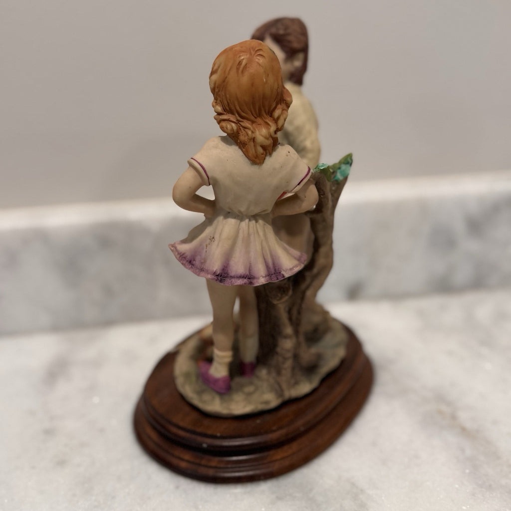Vintage L’Arte Nel Mondo Figurine Boy Girl Tennis Scene Wood Base