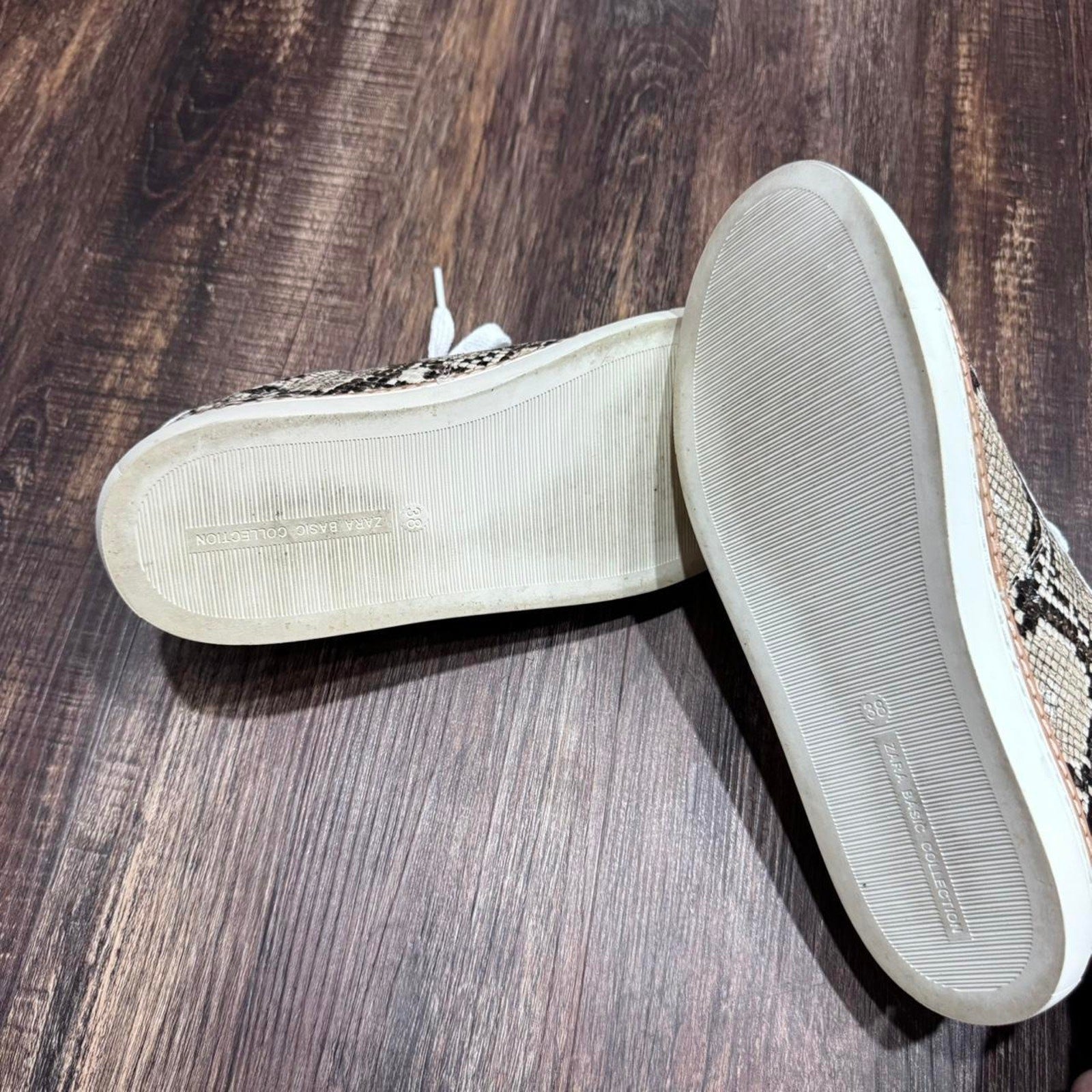 Zara animal print casual sneakers size 7.5 Snake skin