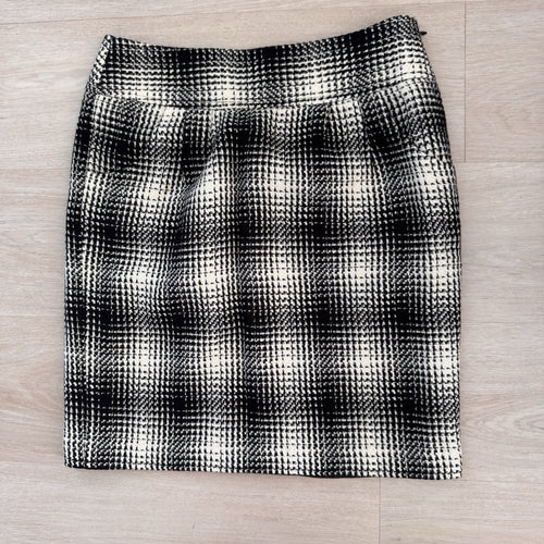 Ann Taylor Women’s  Black White Plaid Skirt Sz 4 Lined Pencil Career