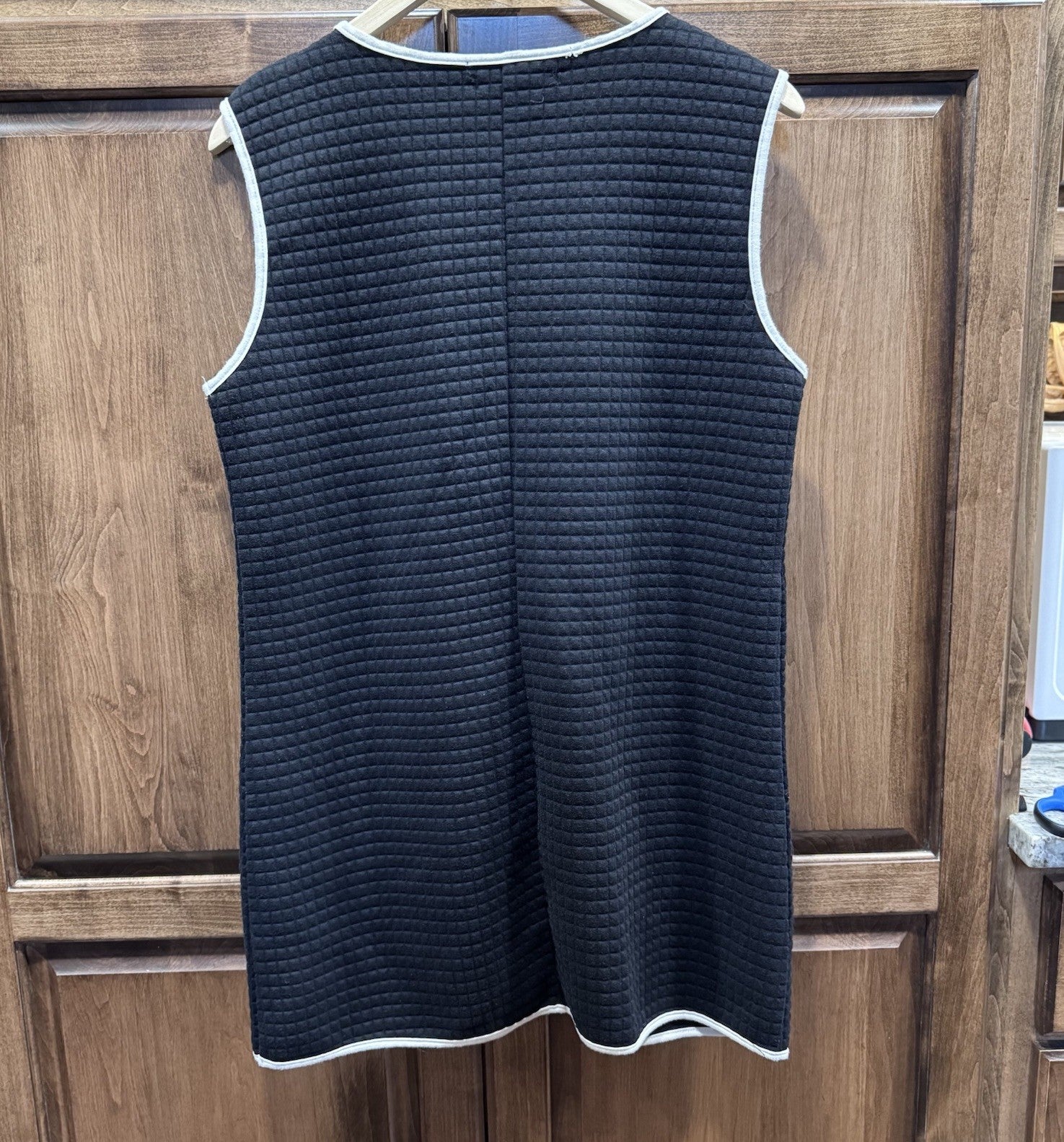 She + Sky Quilted Zip Front Vest Black White Trim Sleeveless Jacket Size M