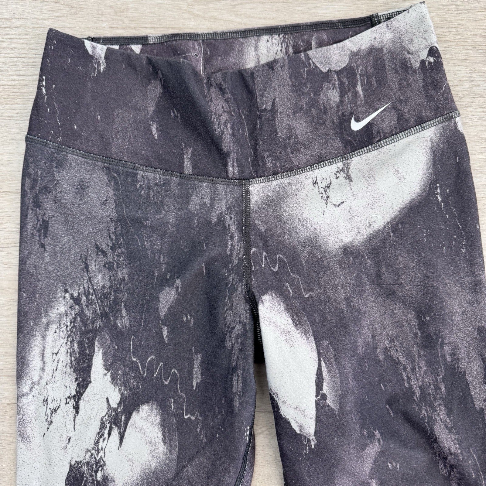 Nike Dri-Fit Leggings Women Small Gray Black Abstract Print Recycled Stretch 